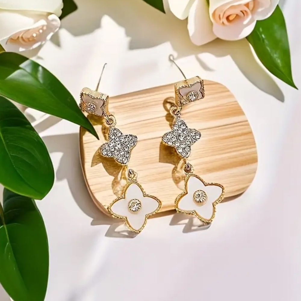 Alhambra Rhinestone Clover Tassel Earrings 🌸 925 Silver Posts | Holiday Gift - Picture 6 of 6
